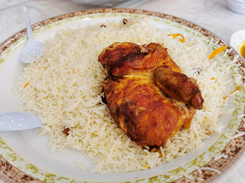 サウジアラビア　リヤド　食堂　ランチ
