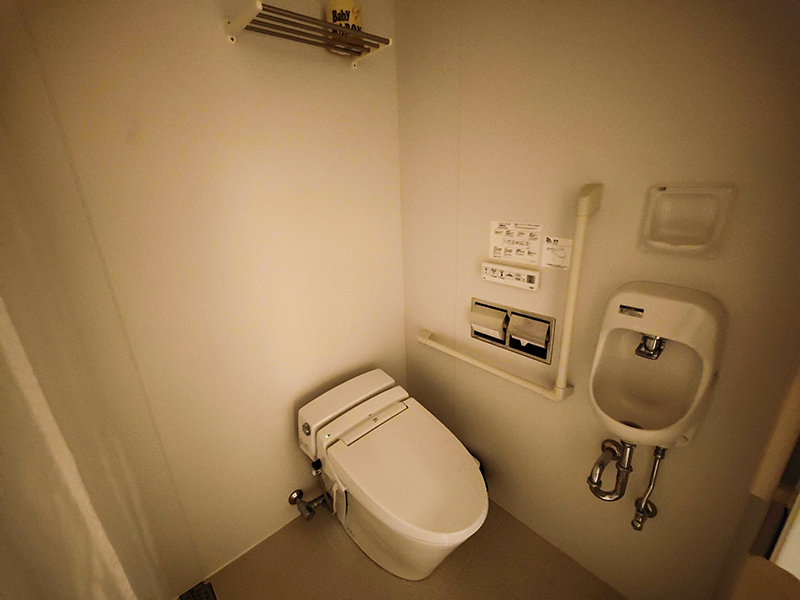 成田空港　仮眠室　赤ちゃん連れ海外旅行