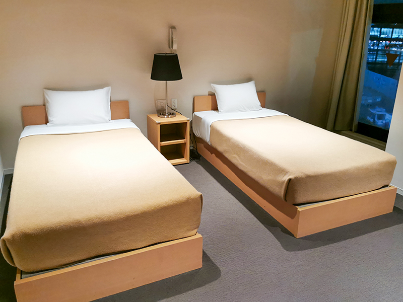 成田空港　仮眠室　赤ちゃん連れ海外旅行