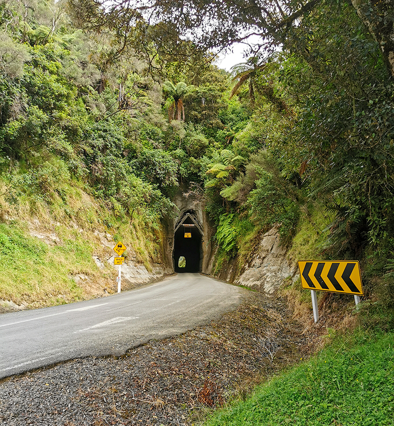 Forgotten World Highway(忘れ去られた世界)Moki Tunnel ニュージーランド