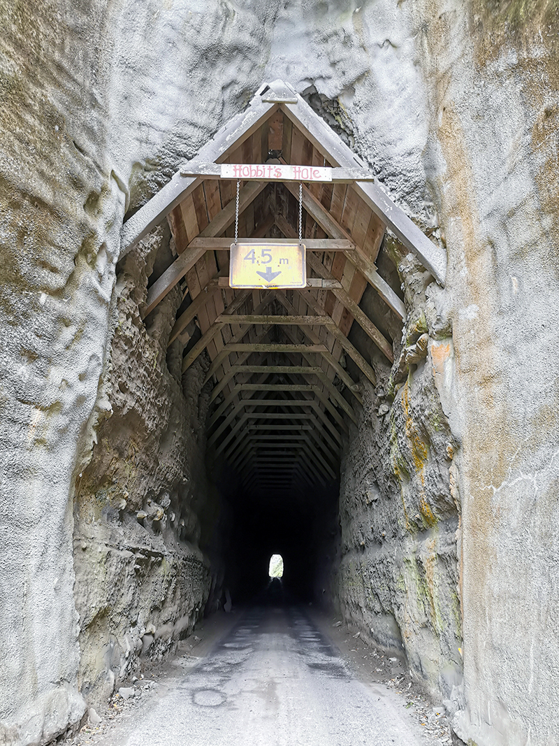 Forgotten World Highway(忘れ去られた世界)Moki Tunnel ニュージーランド